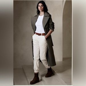 Banana Republic Slim Utility Pant size 8 regular, in color cream, new with tags